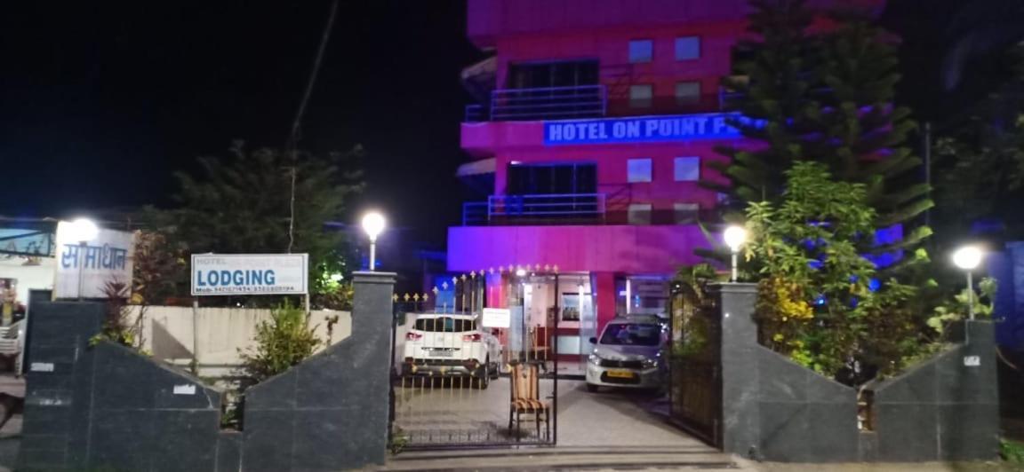 On Point Plaza Bed & Breakfast Murud  Exterior photo